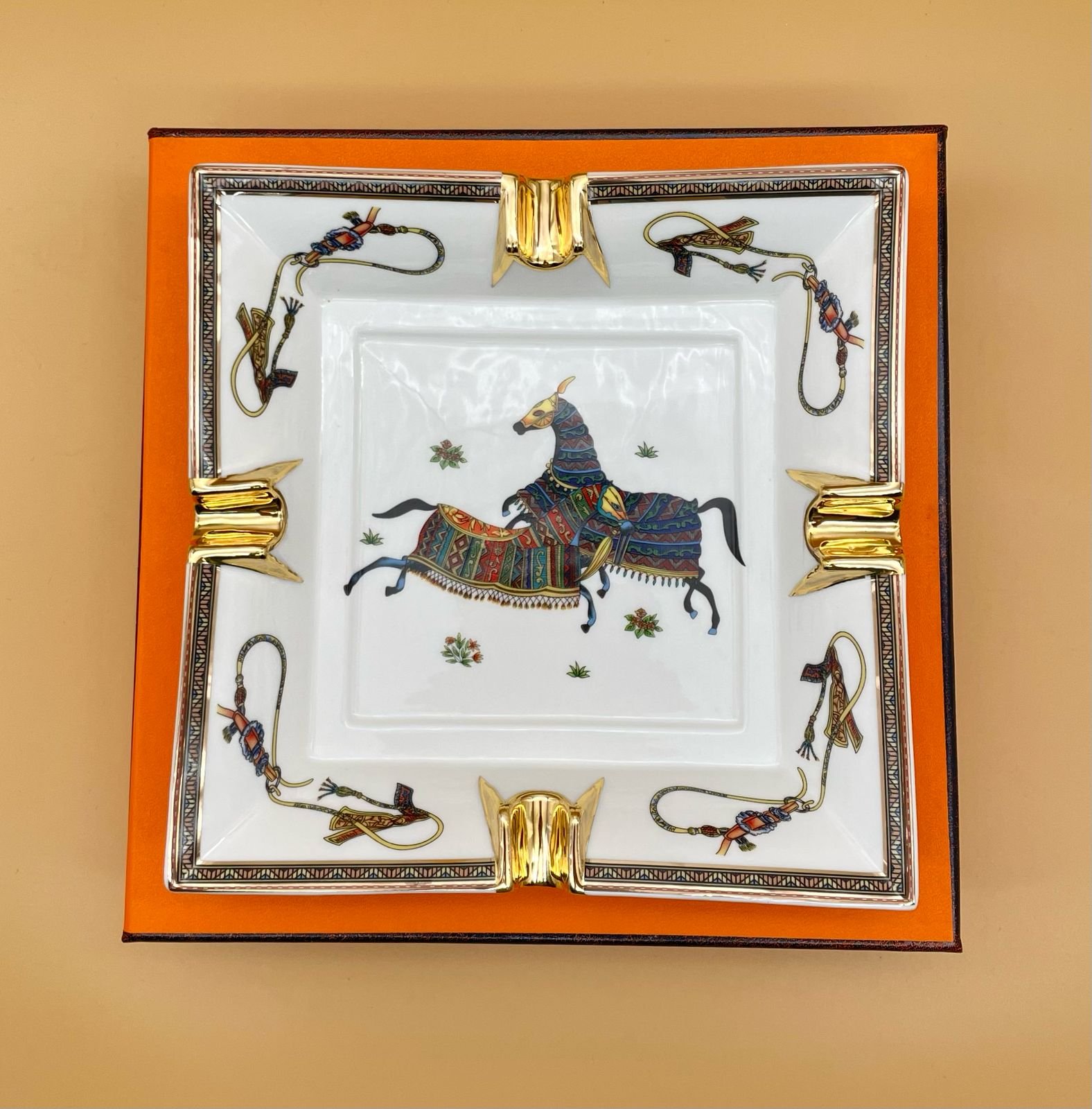 Hermes ashtray trinket tray white with two horses - Hermes ashtray | Aleppo Gift UAE